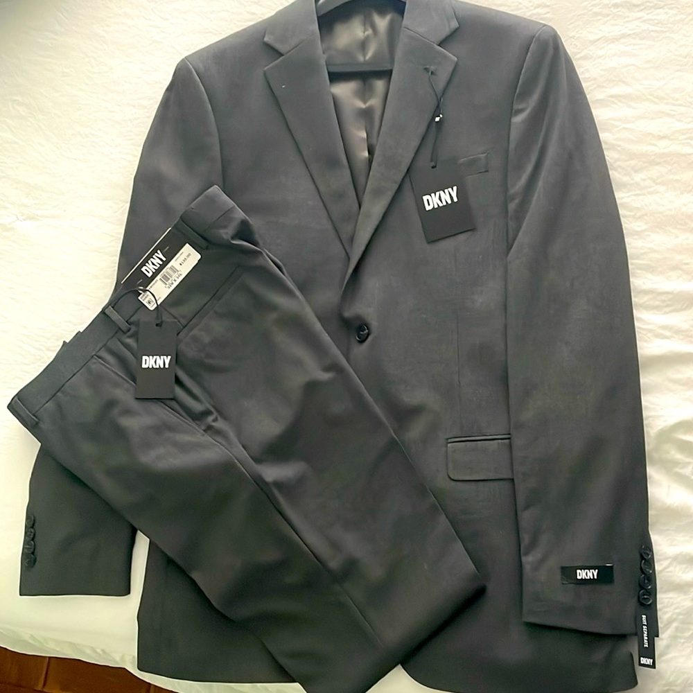 DKNY complete charcoal grey suit. Jacket 40L pants 32Wx34L